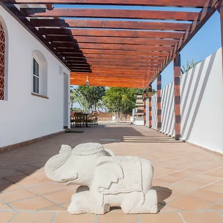 Amelia - 4 Bedrooms, Aircon, Private Pool, Wifi, Golf View * Caleta de Fuste