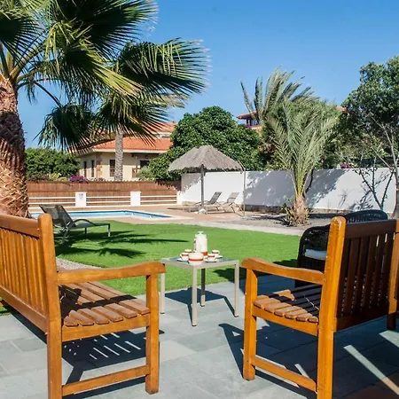 Amelia - 4 Bedrooms, Aircon, Private Pool, Wifi, Golf View Caleta de Fuste