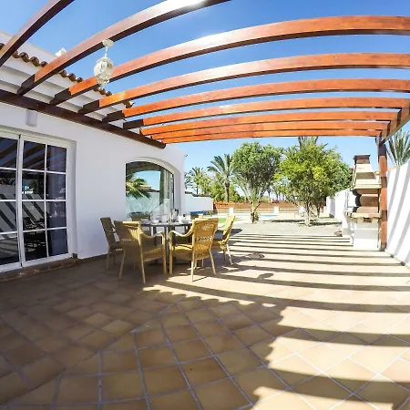 Villa Amelia - 4 Bedrooms, Aircon, Private Pool, Wifi, Golf View