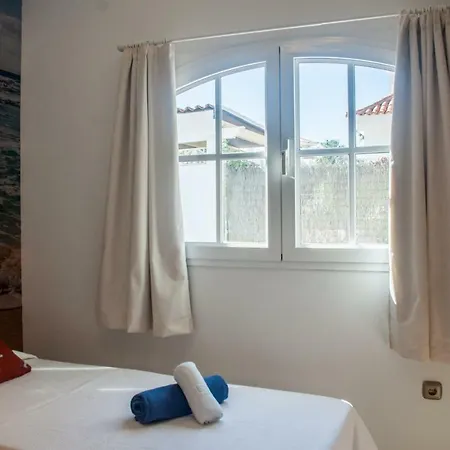 Villa Amelia - 4 Bedrooms, Aircon, Private Pool, Wifi, Golf View