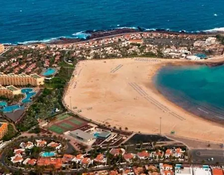 Villa Amelia - 4 Bedrooms, Aircon, Private Pool, Wifi, Golf View