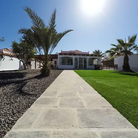 Villa Amelia - 4 Bedrooms, Aircon, Private Pool, Wifi, Golf View Caleta de Fuste
