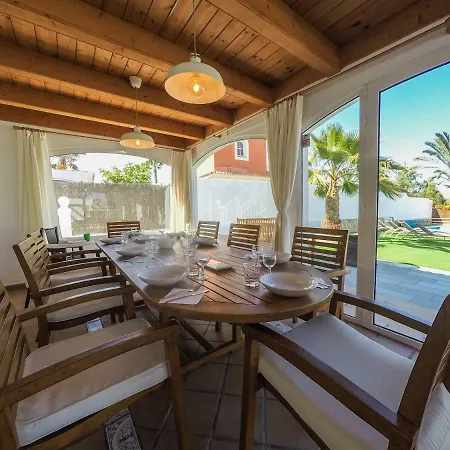 Villa Amelia - 4 Bedrooms, Aircon, Private Pool, Wifi, Golf View *