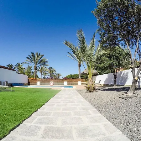 Amelia - 4 Bedrooms, Aircon, Private Pool, Wifi, Golf View Caleta de Fuste