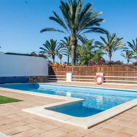 Amelia - 4 Bedrooms, Aircon, Private Pool, Wifi, Golf View Caleta de Fuste