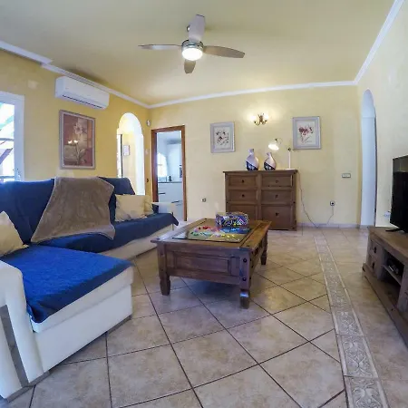 Amelia - 4 Bedrooms, Aircon, Private Pool, Wifi, Golf View Villa *
