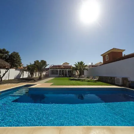 Amelia - 4 Bedrooms, Aircon, Private Pool, Wifi, Golf View Villa