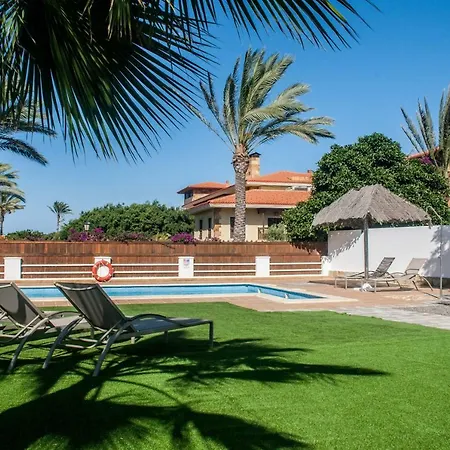 Amelia - 4 Bedrooms, Aircon, Private Pool, Wifi, Golf View * Caleta de Fuste