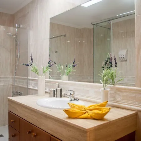 Villa Amelia - 4 Bedrooms, Aircon, Private Pool, Wifi, Golf View *